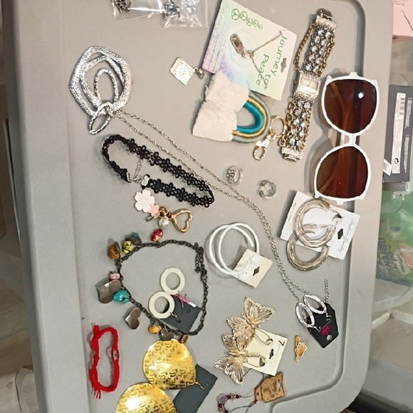 Assorted Jewelry and Accessories - Picture 1 of 11